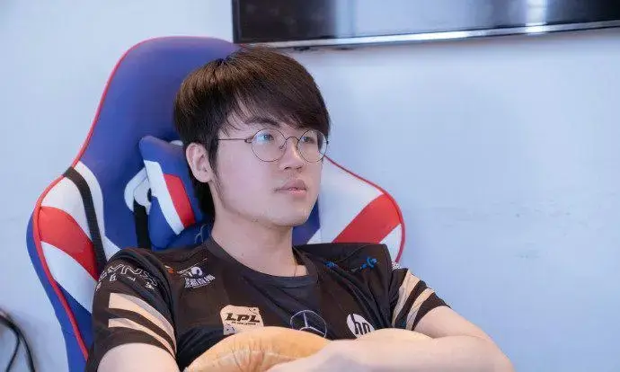 Karsa巅峰对决,詹姆斯与50激战切尔西分钟,比分优势明显胜负难料!的简单介绍 Karsa巅峰对决,詹姆斯与50激战切尔西分钟,比分优势明显胜负难料!的简单介绍