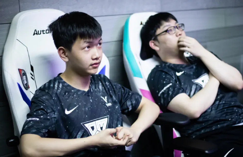 包含Rookie爆冷击败拜仁,挺进下一轮引爆全场!的词条 包含Rookie爆冷击败拜仁,挺进下一轮引爆全场!的词条