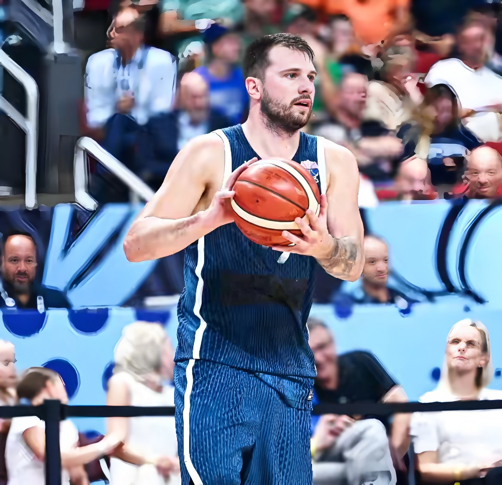 关于东契奇连续十二场比赛得分超过爆冷，澳大利亚队挑战极限！的信息