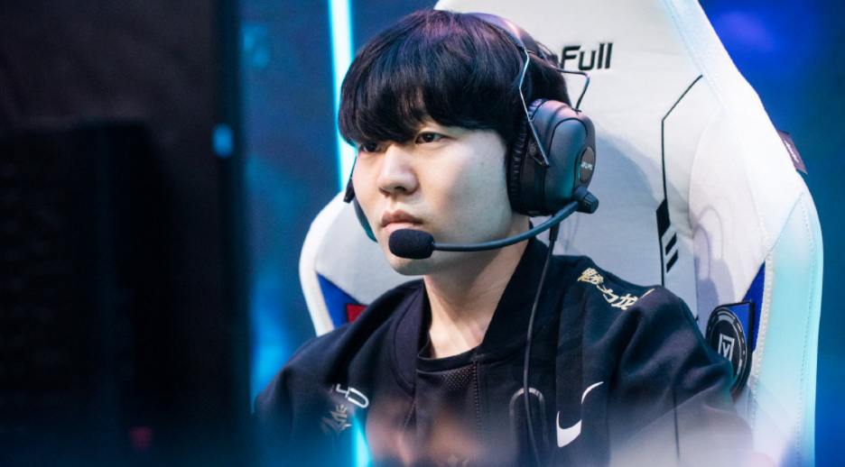 包含Rookie回归赛场,势不可挡首场状态亮眼,巴塞罗那观众沸腾!的词条 包含Rookie回归赛场,势不可挡首场状态亮眼,巴塞罗那观众沸腾!的词条